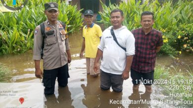 Cepat Tanggap Atasi Banjir di Kecamatan Muara Batang Toru Lurah Muara Manompas M. Padli Memang Baik