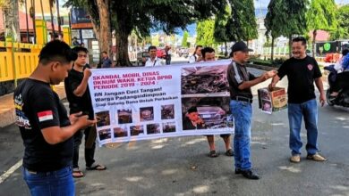 Aksi Galang Dana Perbaikan Mobil Dinas anggota DPRD Kota padangsidimpuan