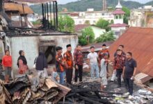 MPC PEMUDA PANCASILA DAN SAPMA (PP) PADANGSIDIMPUAN, MENYALURKAN BANTUAN BENTUK SOLIDARITAS DAMPAK KEBAKARAN DI KAMPUNG BUKIT