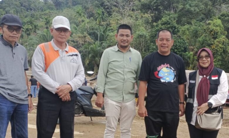 Kabag Orta Tapanuli selatan Turut Berduka, Banjir bandang kec. Batang toru Kabag Orta Tapanuli selatan Turut Berduka, Banjir bandang kec. Batang toru