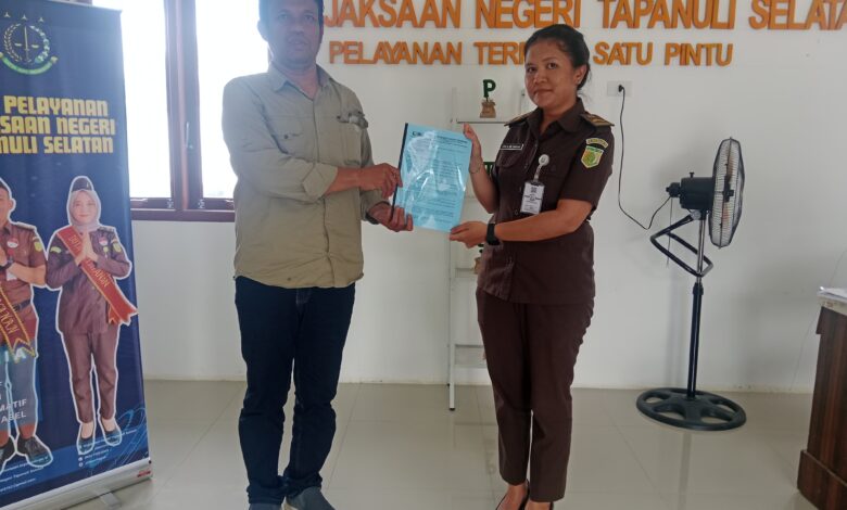 DPD LIRA LAPORKAN DUGAAN PIDANA KORUPSI PENGGELAPAN BANTUAN BERAS(CPP) DAN PUNGLI BANTUAN BLT SERTA MENCAIRKAN GAJI BPD YANG SUDAH MENINGGAL