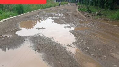 Proyek Peningkatan jalan dengan Biaya Milliaran Hancur Total, Diduga PPK Dan Pengawas Malas kerja Proyek Peningkatan jalan dengan Biaya Milliaran Hancur Total, Diduga PPK Dan Pengawas Malas kerja