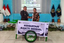 Kalapas Padangsidimpuan serahkan Bantuan Gerobak kepada Warga Binaan Dalam Rangkaian HBD-62