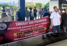 KETUA (WIB) WAKTU INDONESIA BERGERAK, BURHAN HUTASUHUT GELAR AKSI DEMO, NAMA BUPATI TAPSEL TERSANDUNG KASUS ALIRAN DANA CSR