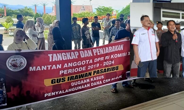 KETUA (WIB) WAKTU INDONESIA BERGERAK, BURHAN HUTASUHUT GELAR AKSI DEMO, NAMA BUPATI TAPSEL TERSANDUNG KASUS ALIRAN DANA CSR