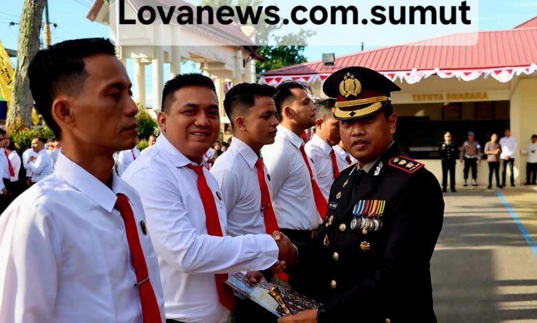 Mantap!!! 4 Personel Sat Tipidkor Sidimpuan Terima Reward dari Kapolres Mantap!!! 4 Personel Sat Tipidkor Sidimpuan Terima Reward dari Kapolres